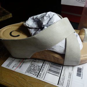 Journee Collection Shoe